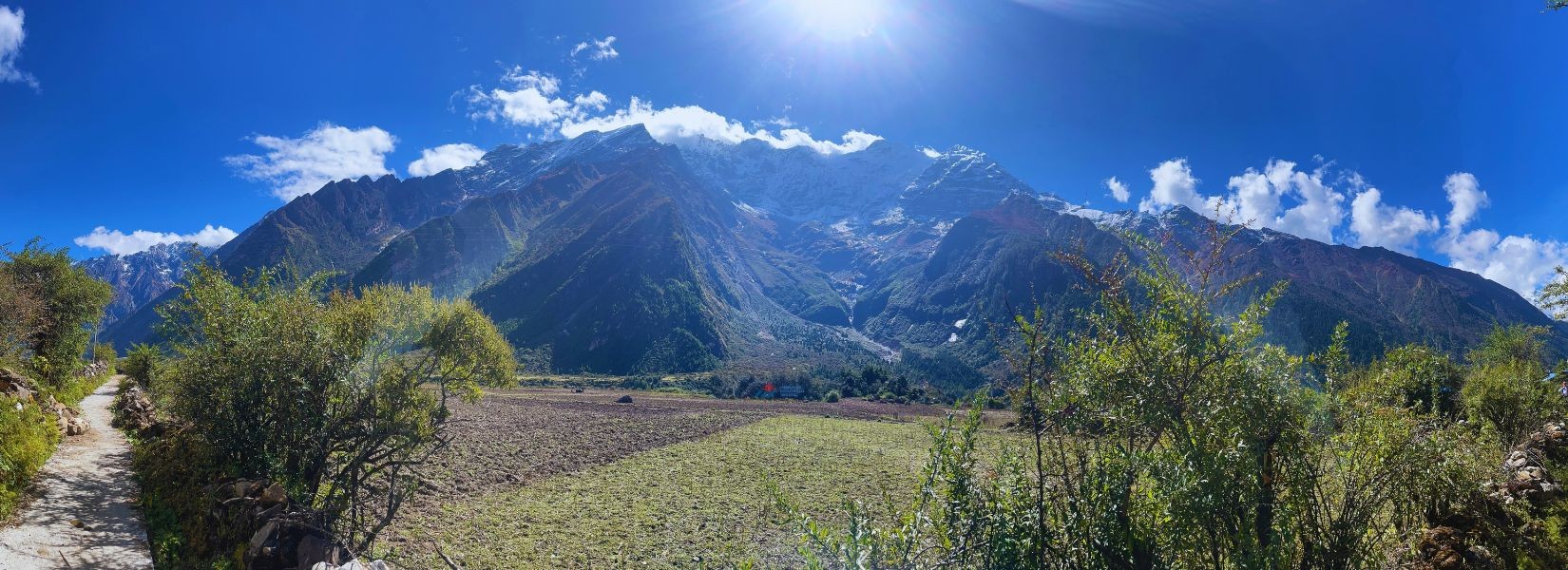 Tsum Valley Trek in Autumn Lamagaon